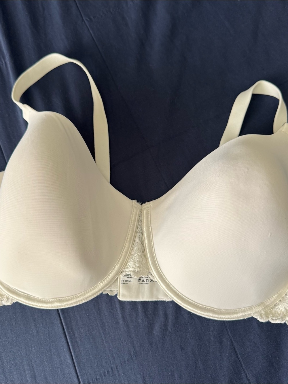 Maidenform White Molded T-Shirt Bra with Lace Trim